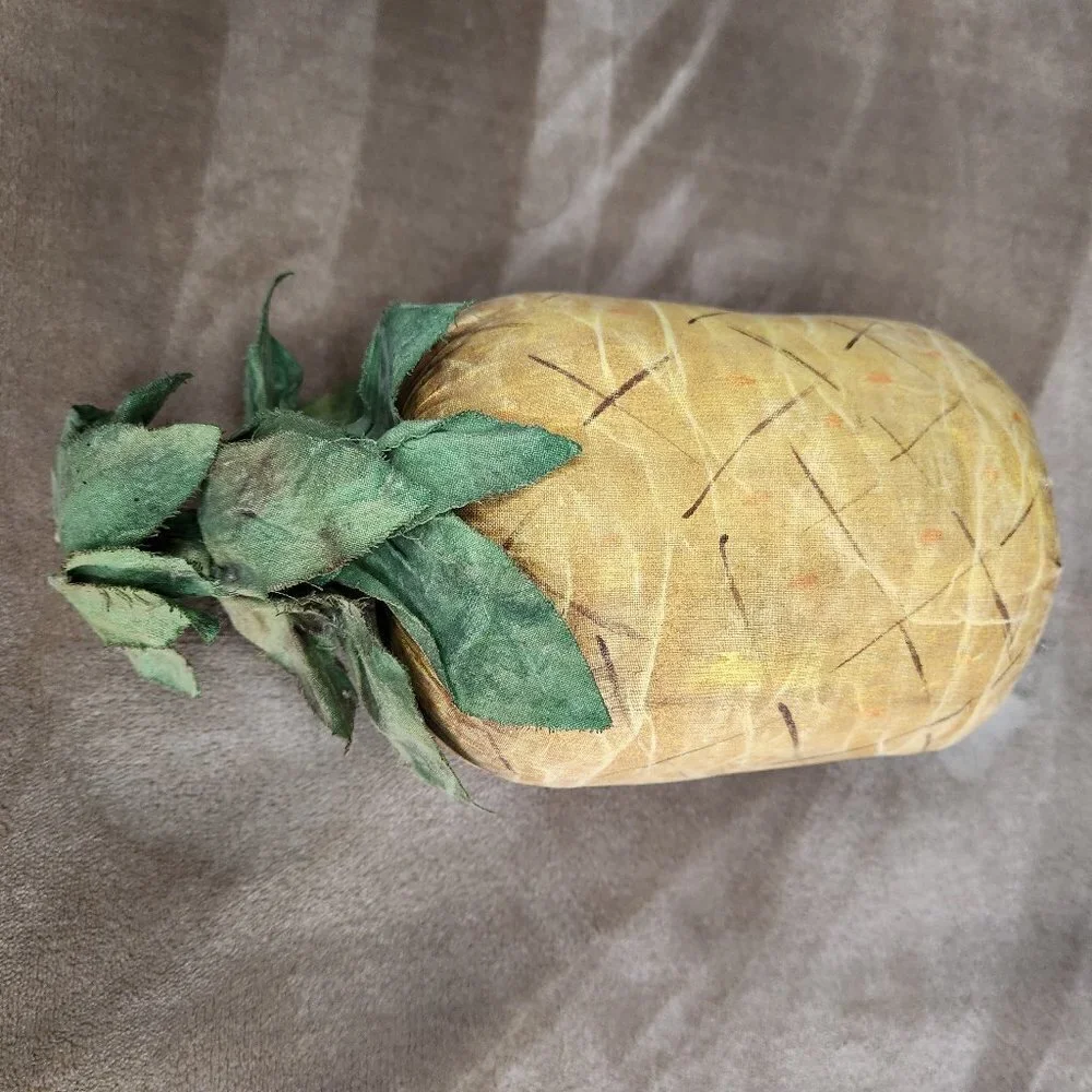 Vintage Folk Art Pineapple by Jennifer Schneeman, 2003